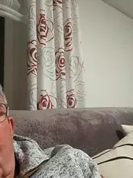 Oldmenhot66 webcam model stream image