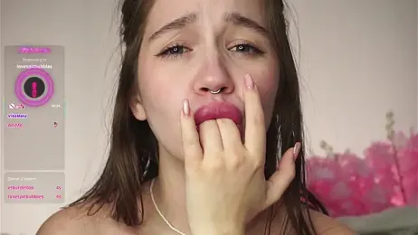 AmiLewis webcam model stream image