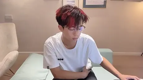 STxuguanhan webcam model stream image