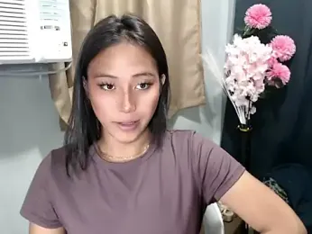 sweetiie_caren webcam stripchat model stream image