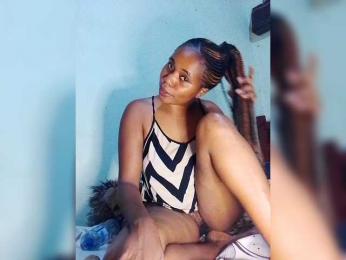 charlyne webcam model stream image