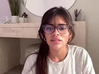 poutyselena webcam model stream image