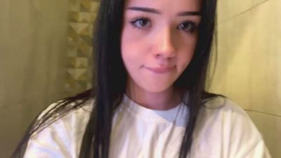 JeneFlenniken webcam cam4 model stream image