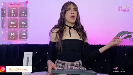 Luu_Blossom webcam model stream image