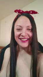 FoxySpanks webcam model stream image