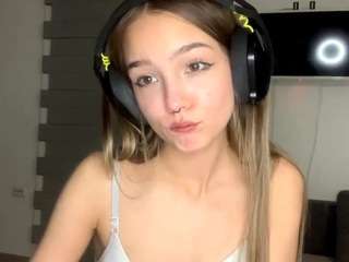 catalinaandersen webcam camsoda model stream image