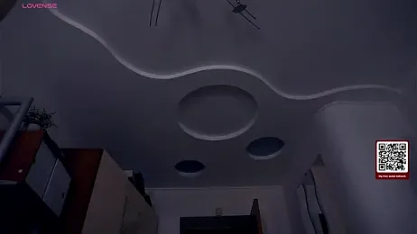 LynetHakes webcam model stream image