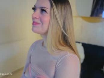 fresita_pink_ webcam model stream image