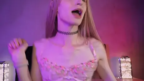 madi_snow webcam model stream image