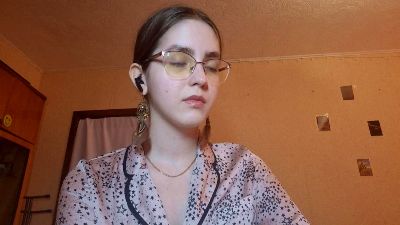 RoxanaKneisler webcam model stream image