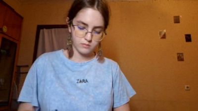 RoxanaKneisler webcam model stream image