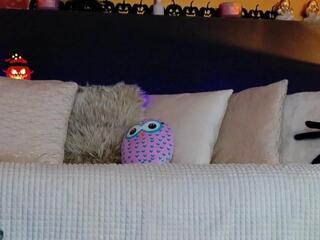 Anayse Maze webcam model stream image