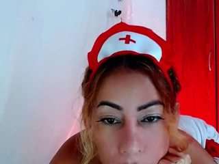 carolinne webcam model stream image
