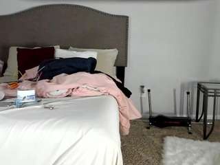 yiaunaniree webcam model stream image