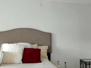 yiaunaniree webcam model stream image