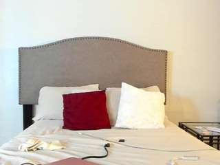 yiaunaniree webcam model stream image