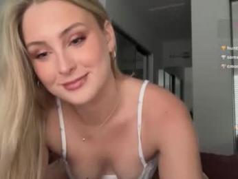 bellaryderr webcam model stream image