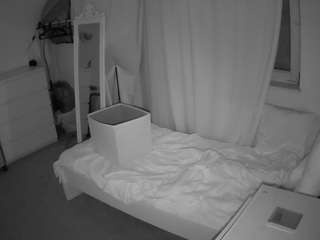 voyeurcam-julmodels-reallife-3 webcam model stream image