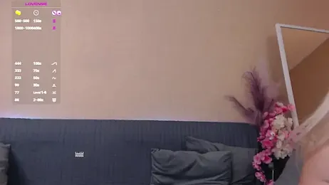 anna_chatstrip webcam model stream image