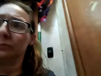 ILUV2TUCHMYKITTY webcam model stream image