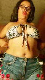 aisha_koswell33 webcam model stream image