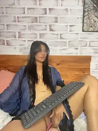 sofi_johansson webcam model stream image