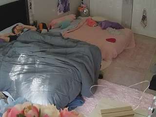 voyeurcam-house-charleys-room webcam model stream image