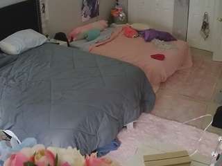 voyeurcam-house-charleys-room webcam model stream image