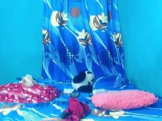 carolinne-sexxxy webcam model stream image