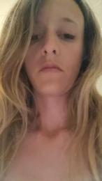 Lara33000 webcam model stream image