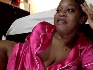 iluvsaffire-bleu webcam model stream image