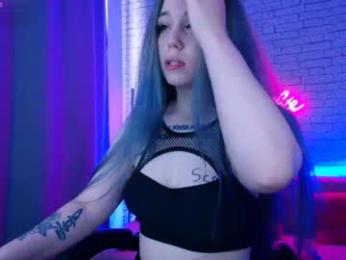 _crazybee_ webcam model stream image