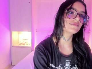 miaturnner webcam camsoda model stream image