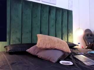 paulinagame webcam model stream image