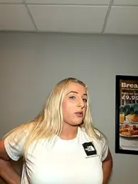 Strongqueen webcam model stream image