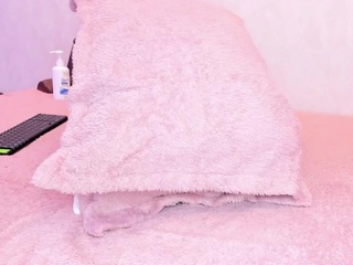kyana-cream webcam model stream image