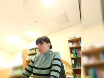 VikNika webcam model stream image