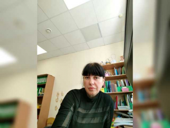VikNika webcam model stream image