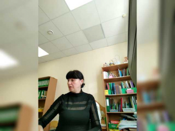 VikNika webcam model stream image