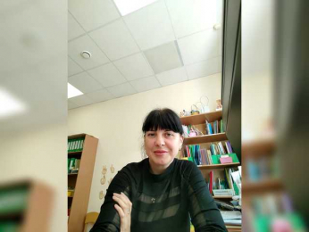 VikNika webcam model stream image