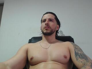 Tiam Stark webcam model stream image