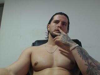 Tiam Stark webcam model stream image