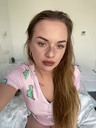 ElenaRebelle webcam model stream image