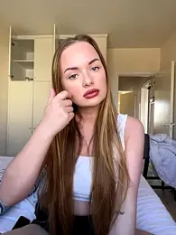 ElenaRebelle webcam model stream image