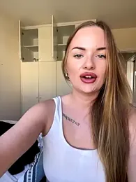 ElenaRebelle webcam model stream image