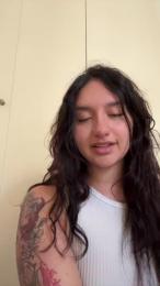 ImJustAGirl_ webcam model stream image