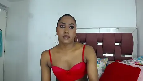 LoraineBigCockTs webcam model stream image