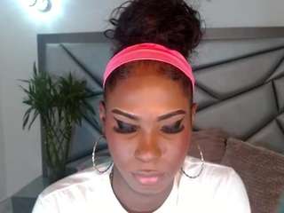 enyeeel webcam camsoda model stream image