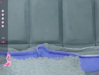 vicky_curly webcam model stream image