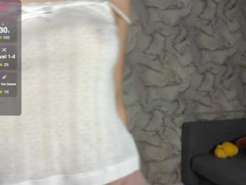 honey-cute webcam model stream image